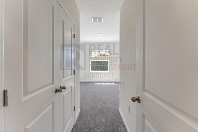 Building Photo - 2851 Banks Pointe Dr