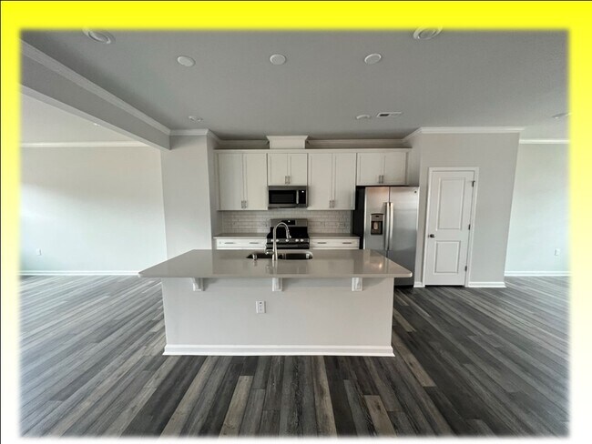 Building Photo - 753 Gimari Dr