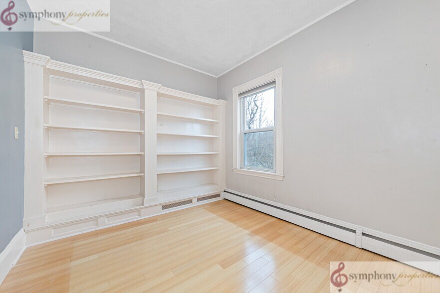 Building Photo - 162 Fuller St