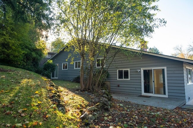 Building Photo - 9054 SW 38th Ave
