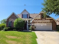 Building Photo - 2400 Spillway Cir