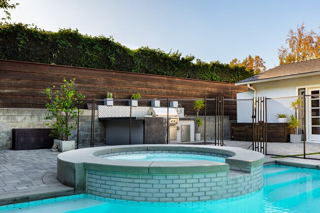 Building Photo - 3156 Dona Emilia Dr