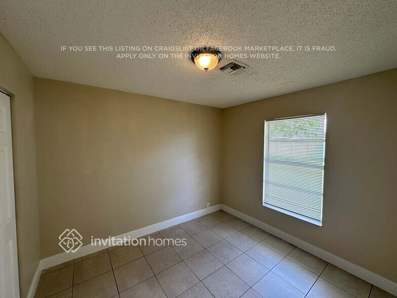 Building Photo - 127 Dove Cir