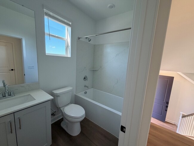 Building Photo - 513 Proton Pl