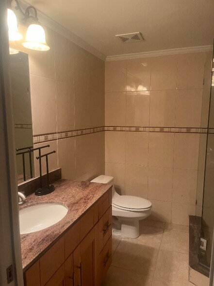 Building Photo - 413 Swallow Dr