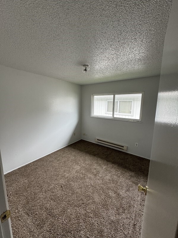 Building Photo - HOUSE FOR RENT