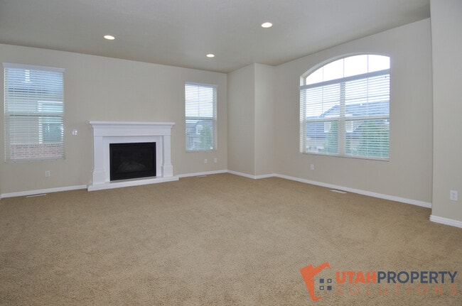 Building Photo - 3174 Bald Mountain Dr