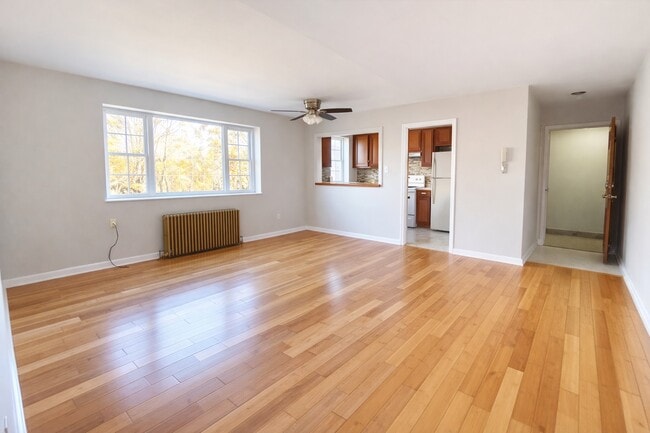 2-Bed/1-Bath Available Now - FRIENDSHIP COURT
