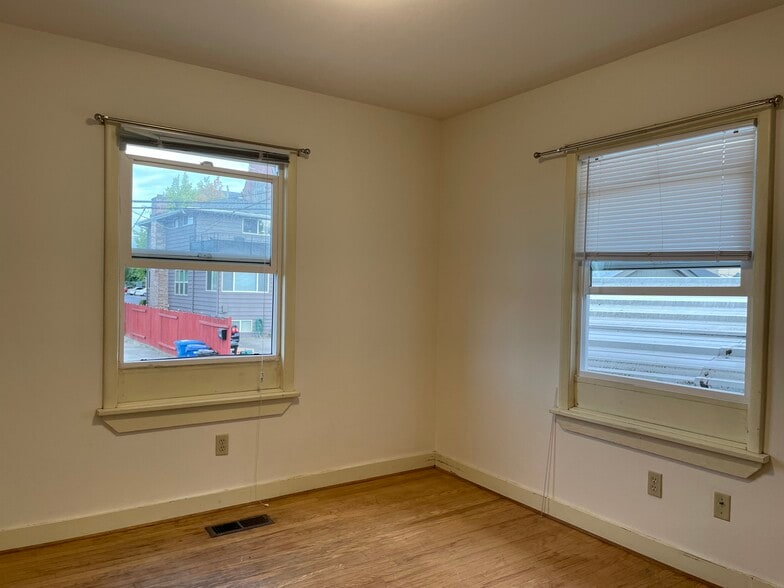 Building Photo - 5064 7th Ave NE