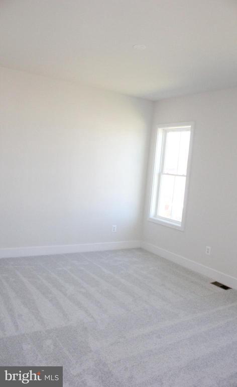 Building Photo - 139 Heyford Dr