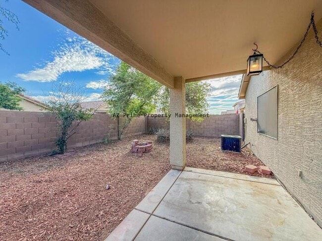 Building Photo - 12605 W Shaw Butte Dr