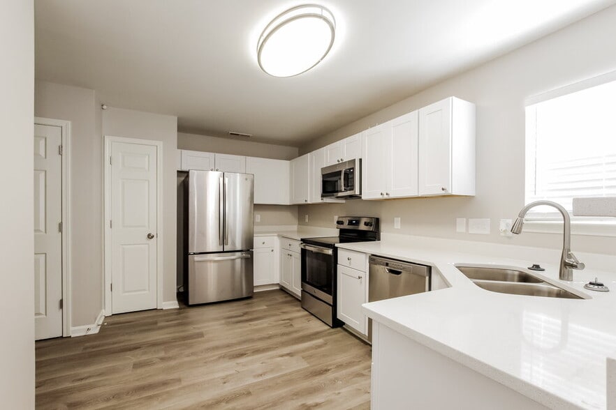 Building Photo - 2449 Reid Oaks Dr