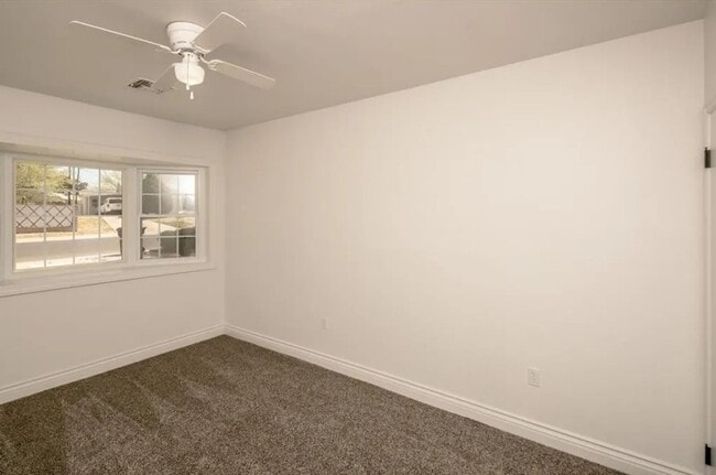 Building Photo - Remodeled 4-Bedroom Home in the Heart of K...