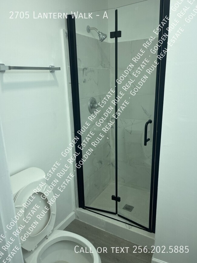 Building Photo - 2705 Lantern Walk SE