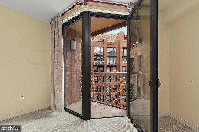 Building Photo - 616 E Street NW Unit 1005