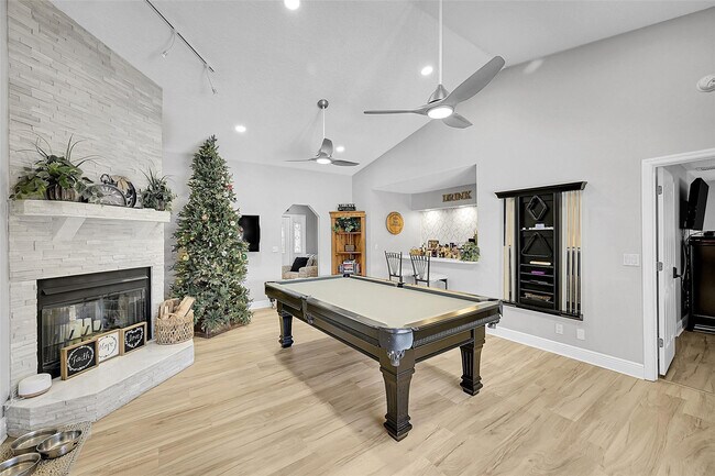 Building Photo - 8606 Arrowhead Dr