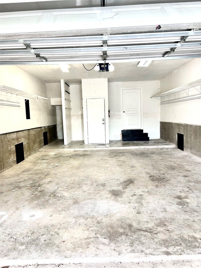 Building Photo - 807 Kipp Ave