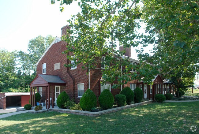 Primary Photo - 1728 Northwest Blvd