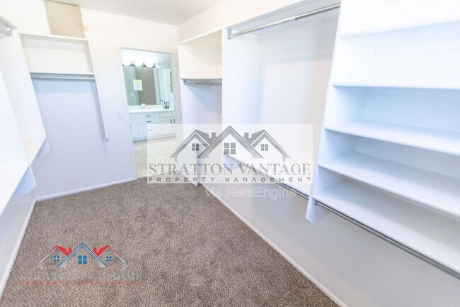 Building Photo - 16627 W McKinley St