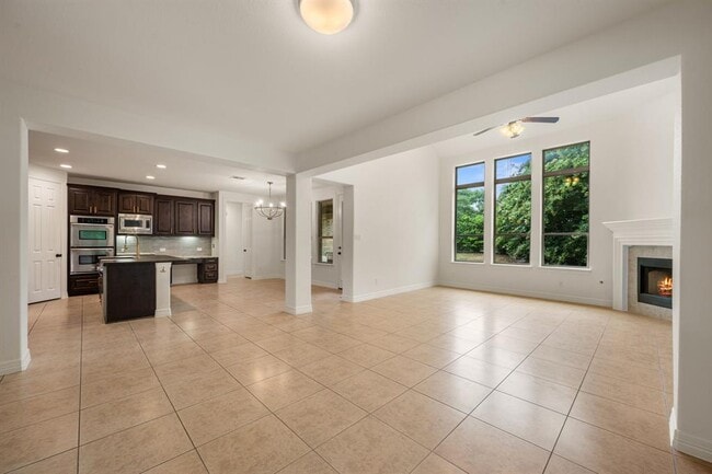 Building Photo - 2201 Quarry Loop