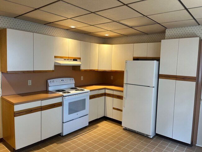 Building Photo - 940 Woodlawn St