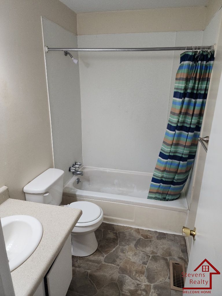 Building Photo - 1202 Pleasant View Dr