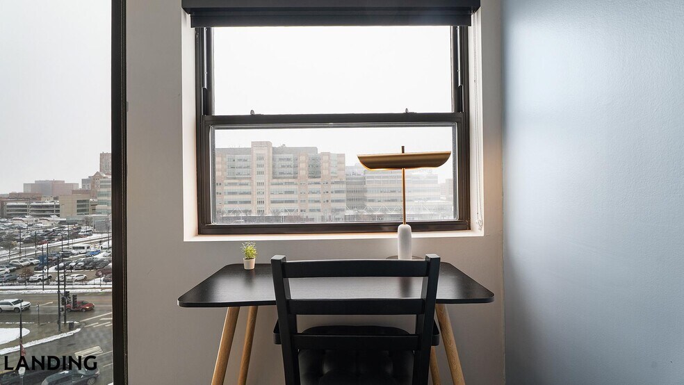 Building Photo - 1922 W Ogden Ave