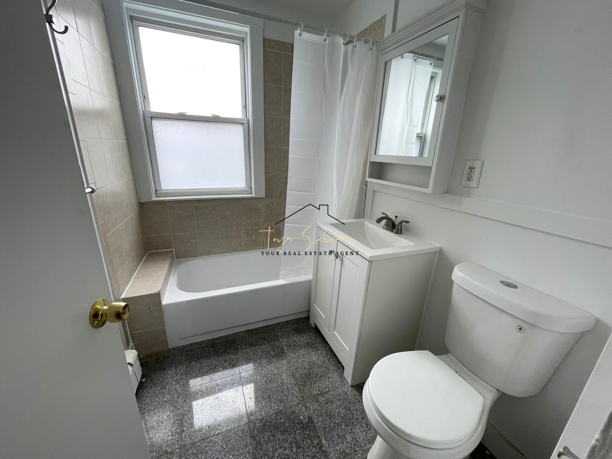 Building Photo - 6 Bowdoin Park