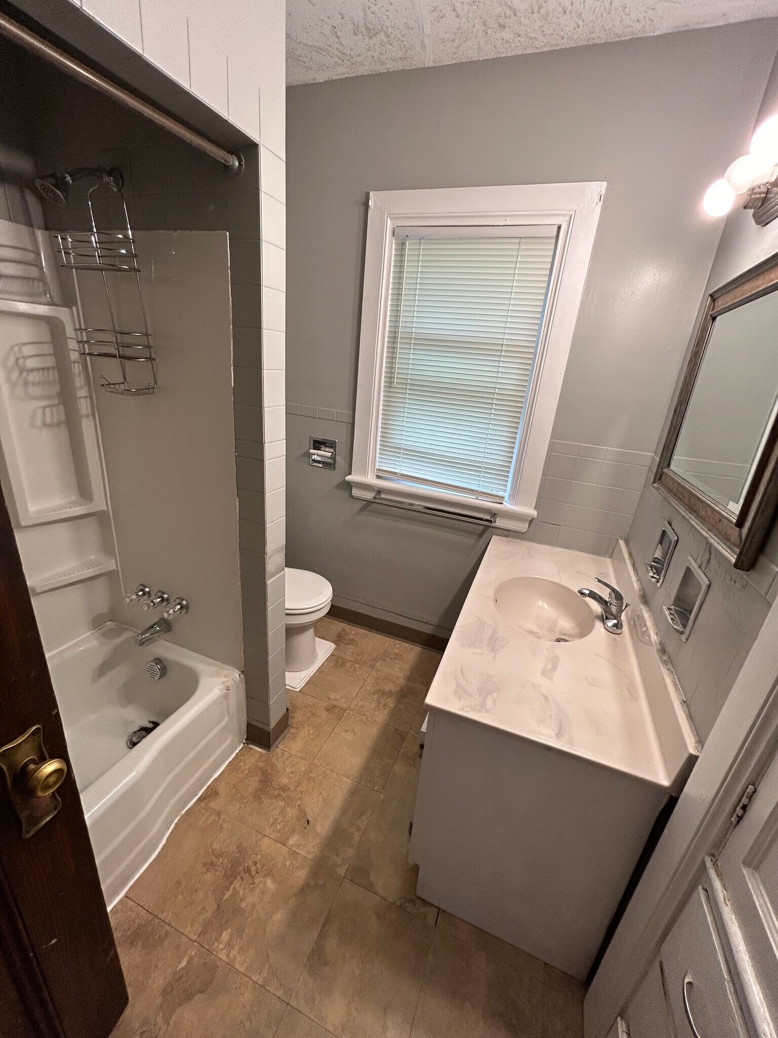 Building Photo - 1140 Plymouth Ave S