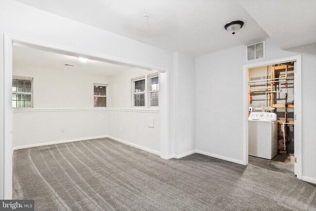 Building Photo - 6140 Newport Terrace