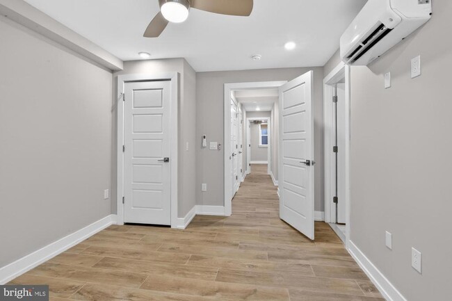 Building Photo - 2034 N Front St