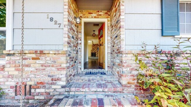 Building Photo - 1827 Creekside Rd