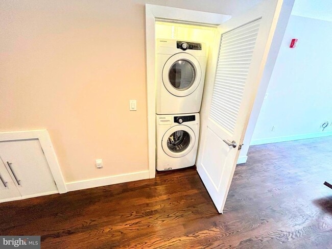 Building Photo - 1538 Ogden St