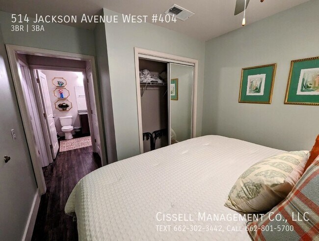 Building Photo - 514 Jackson Avenue West #404