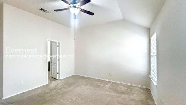 Building Photo - 129 Snowflake Dr