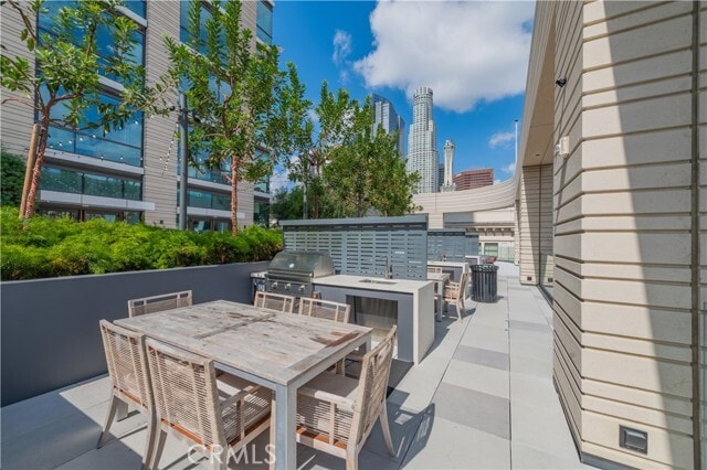 Building Photo - 400 S Broadway