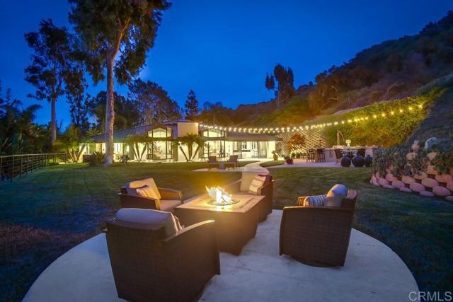 Building Photo - 1402 Rancho Serena