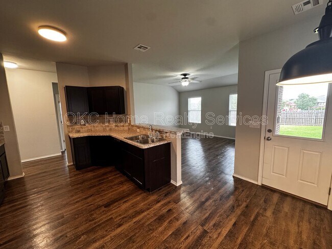 Building Photo - 9904 Jackrabbit Rd