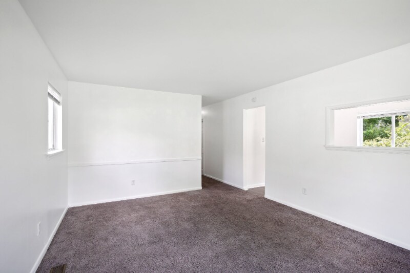 Building Photo - 10000 Stahelin Ave