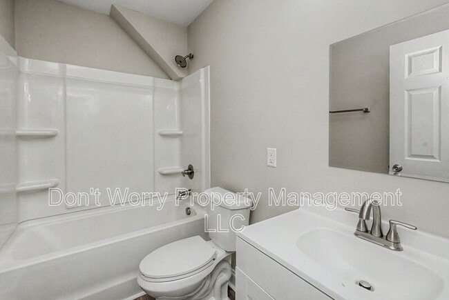 Building Photo - 615 Dumaine St