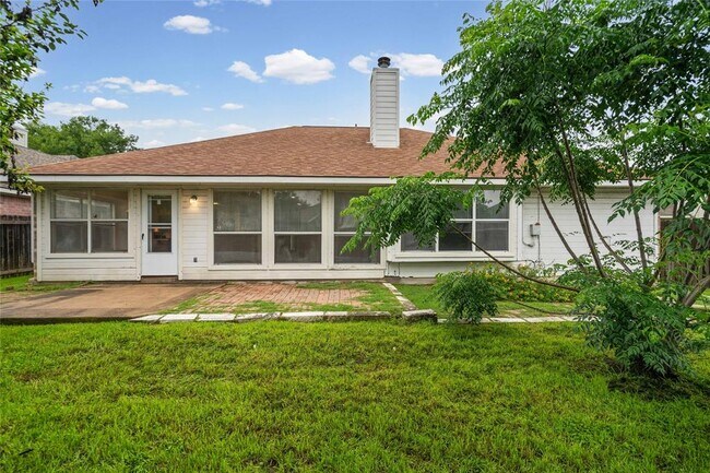 Building Photo - 716 Meadow View Dr