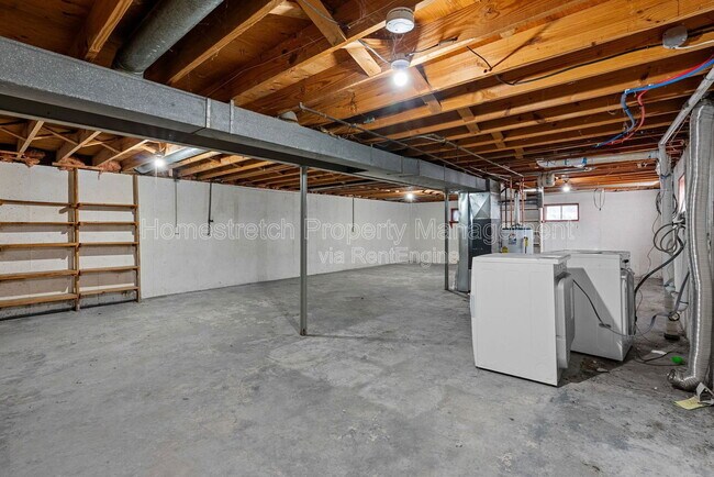 Building Photo - 235 Midland Dr