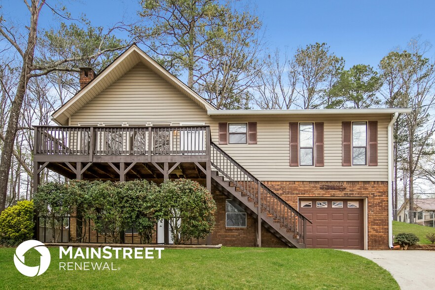 Building Photo - 21264 Royal Dr