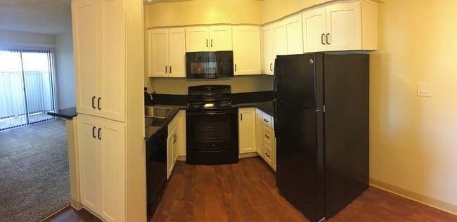 Building Photo - Summerfield Place