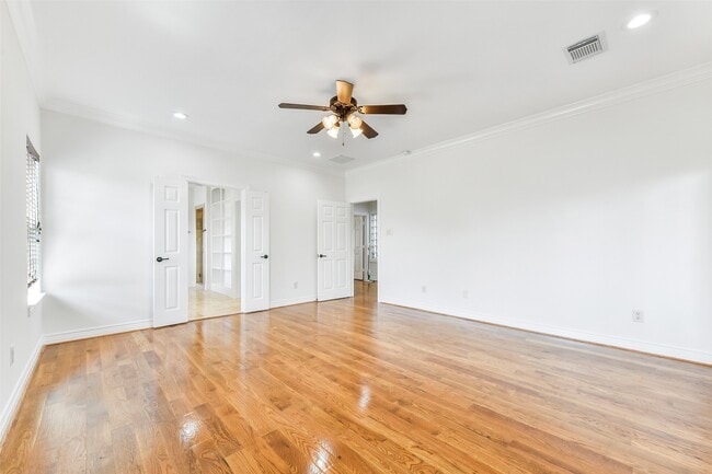 Building Photo - 1529 Rosewood St