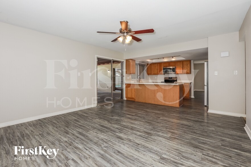 Building Photo - 1748 W Monte Ave