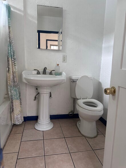 Bathroom - 1543 Nicola Ave