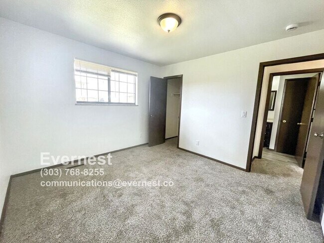 Building Photo - 2333 W 17th St