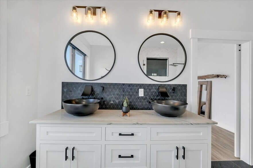 Building Photo - 1237 Sculpin Loop