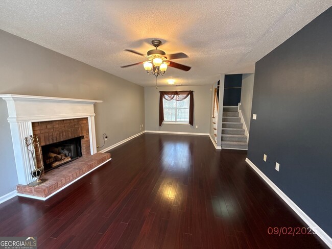 Building Photo - 1145 Chateau Terrace